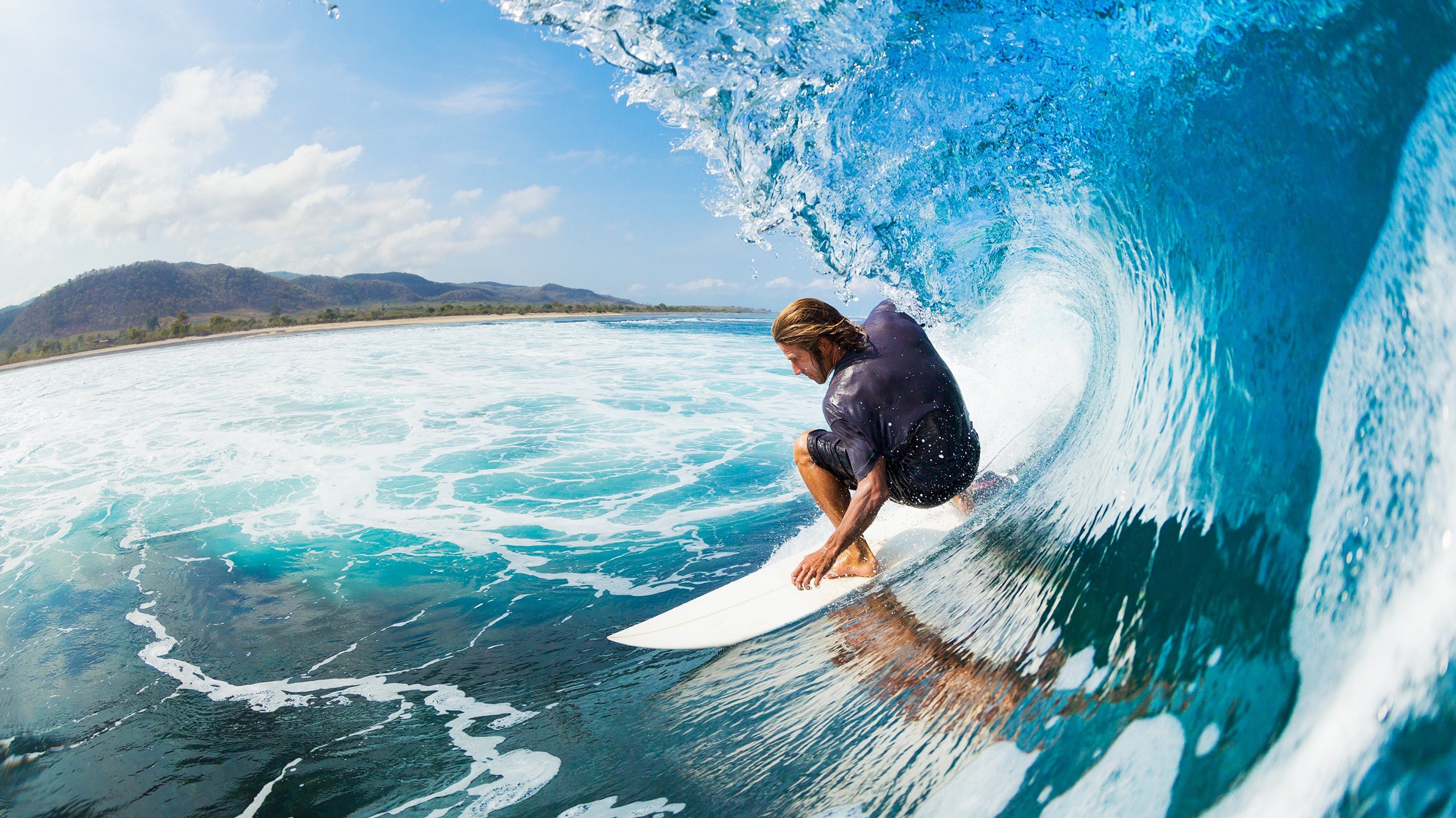 “中超联赛激战正酣，豪门争冠形势白热化”，中超中超